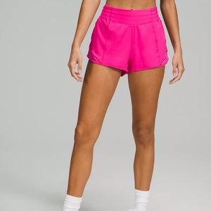 Lululemon Hotty Hot HR 2.5” Shorts - SONIC PINK